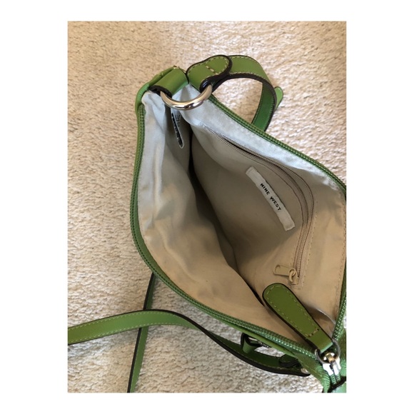 Green nine west small crossbody bag - Picture 3 of 3